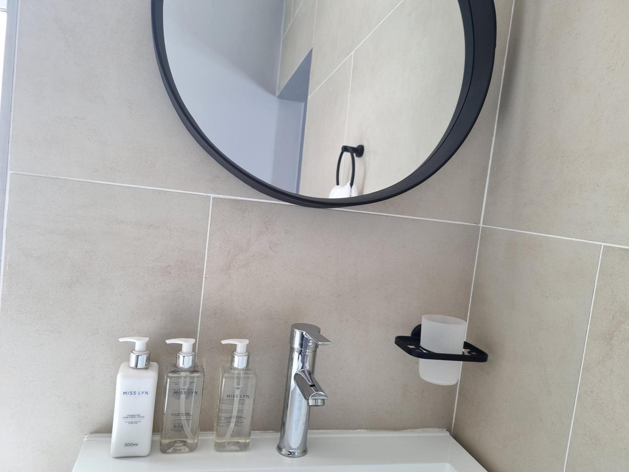 Inkantu Self-Catering Apartments 케이프타운 외부 사진